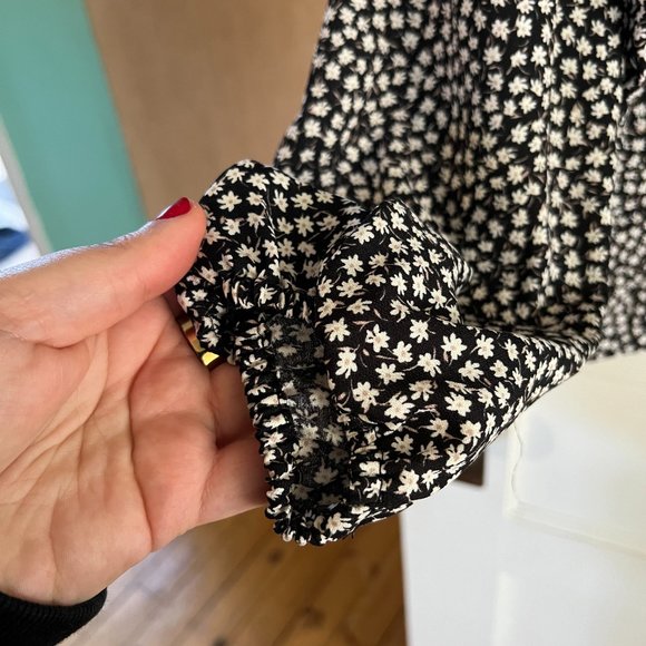 NWT H&M Floral Draped Blouse - Picture 2 of 8